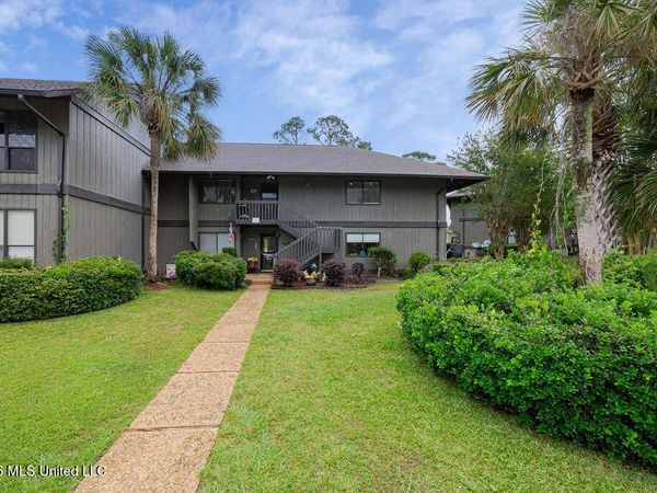 248 Lanai Village , Diamondhead, MS 39525