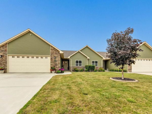 2206 BLUE STEM LANE, De Pere, WI 54115