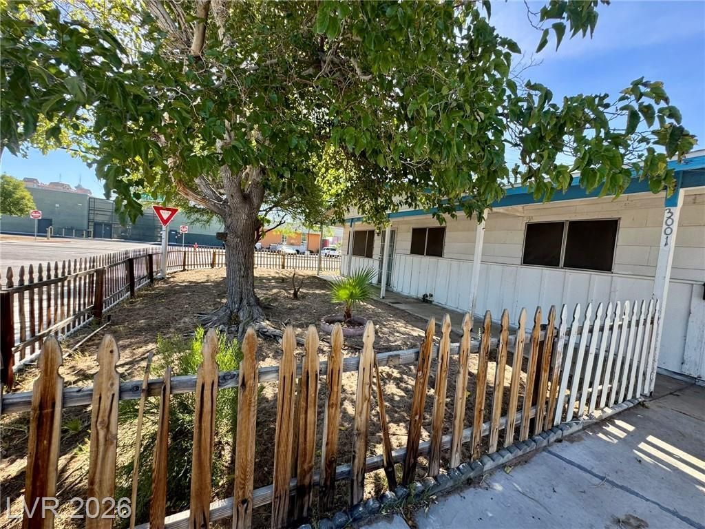 3001 Roseville Way, Las Vegas, NV 89102 Main Photo