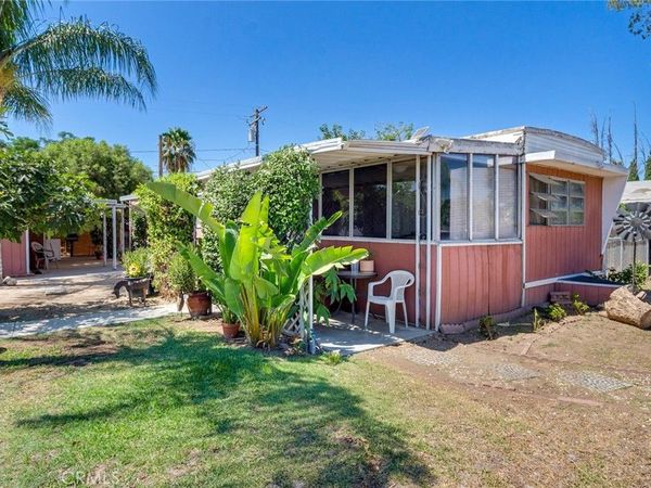 433 Diamond, Perris, CA 92571