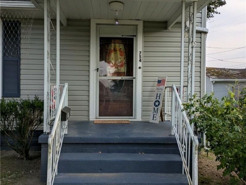 754 NW Ray Avenue, New Philadelphia, OH 44663 Photo 2