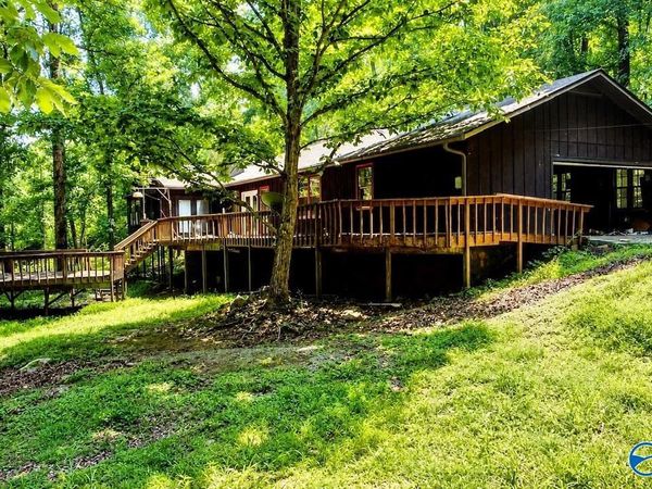 1463 Telephone Tower Road, Laceys Spring, AL 35754