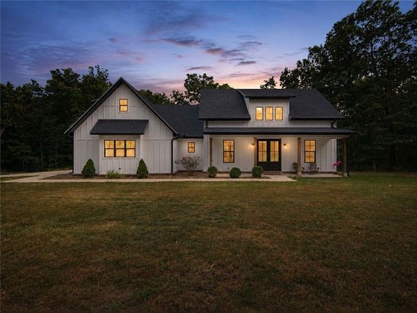 15747 Goldfinch Road , Gravette, AR 72736