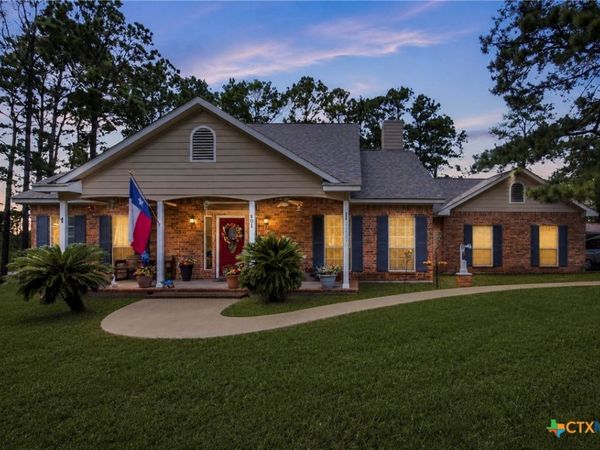 801 Moccasin Trail, La Grange, TX 78945