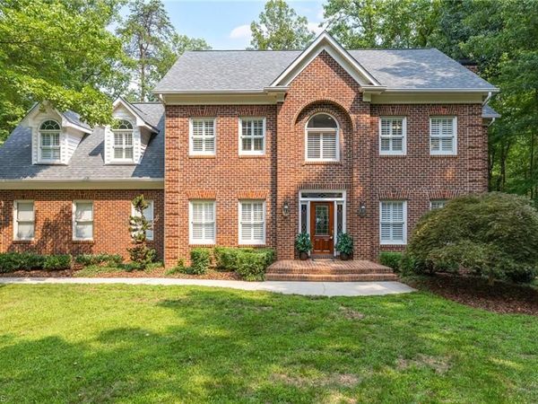 400 Crossing Creek Drive , Belews Creek, NC 27009