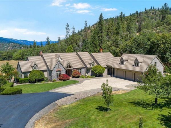 3396 Foots Creek Road, Gold Hill, OR 97525