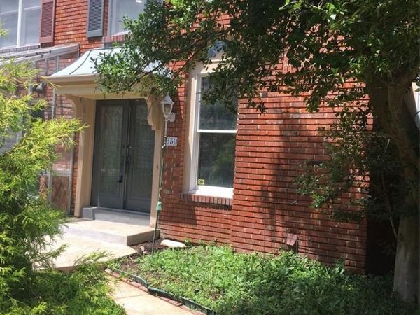 330 Morristown Court , Chesterfield, MO 63017