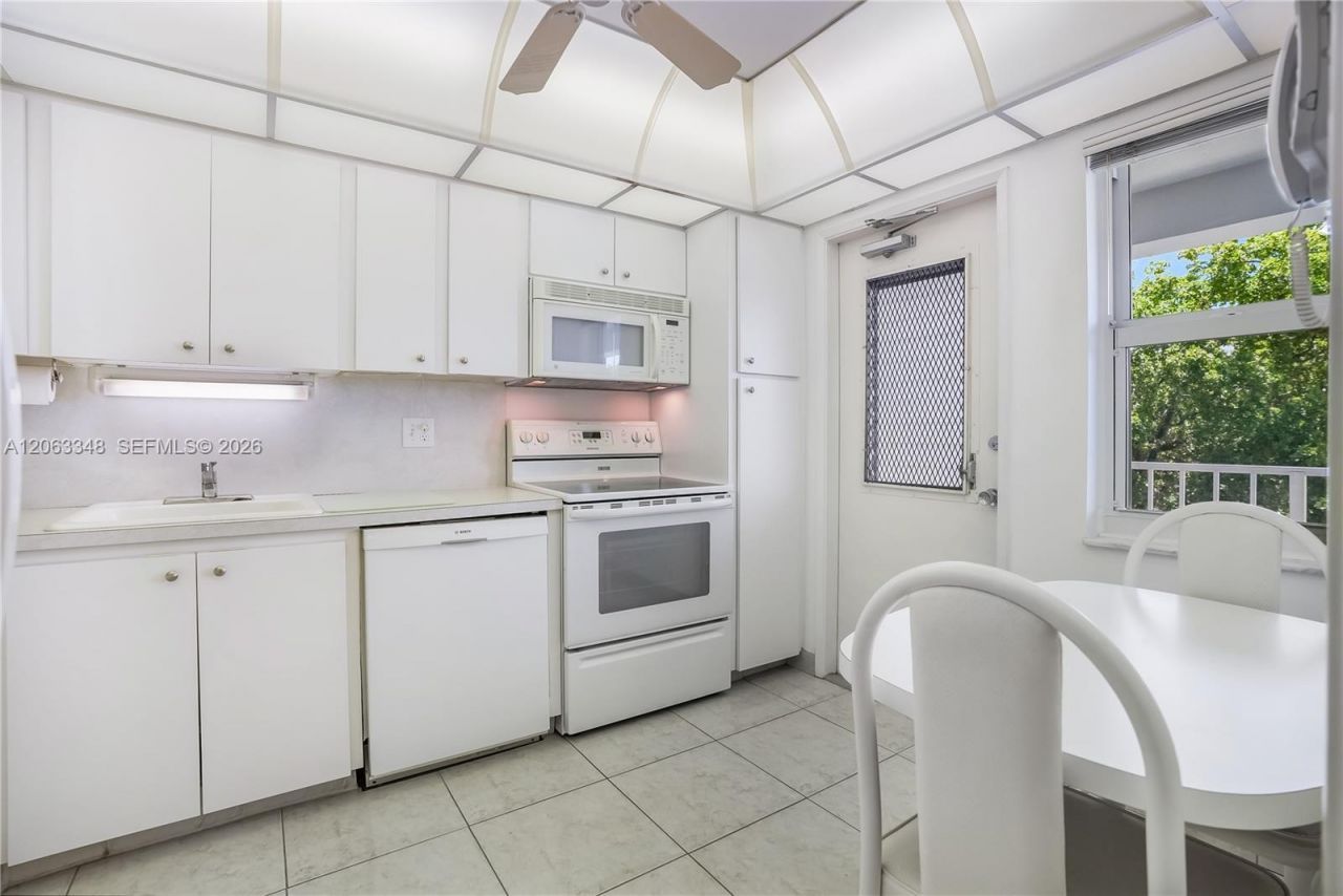 3091 N Course Dr, Unit 502, Pompano Beach, FL 33069 Photo