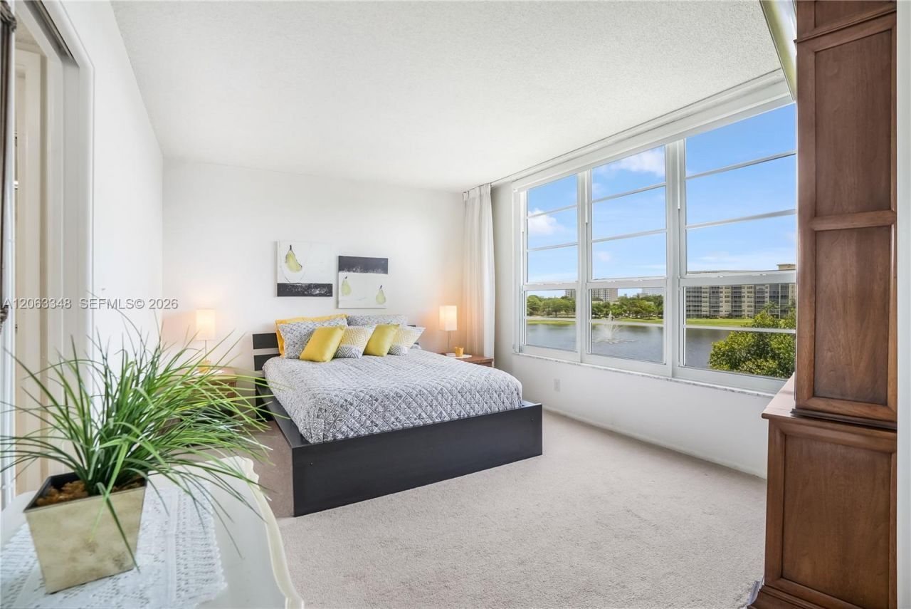 3091 N Course Dr, Unit 502, Pompano Beach, FL 33069 Photo