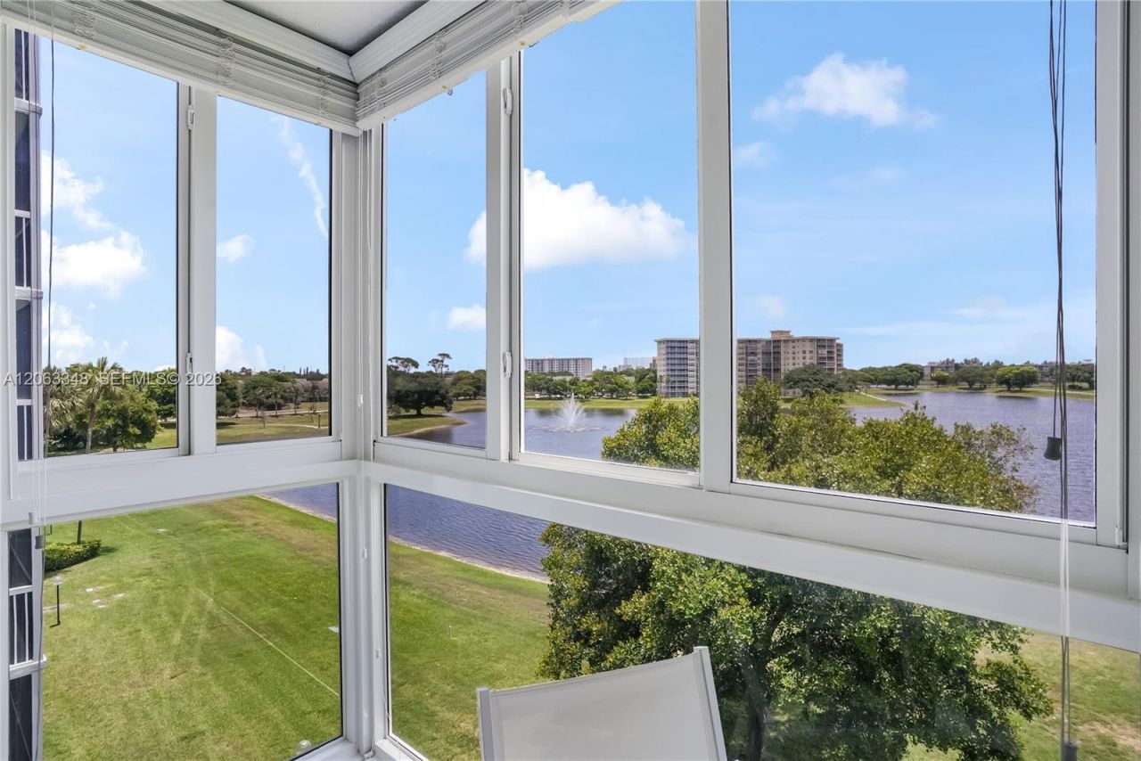 3091 N Course Dr, Unit 502, Pompano Beach, FL 33069 Photo