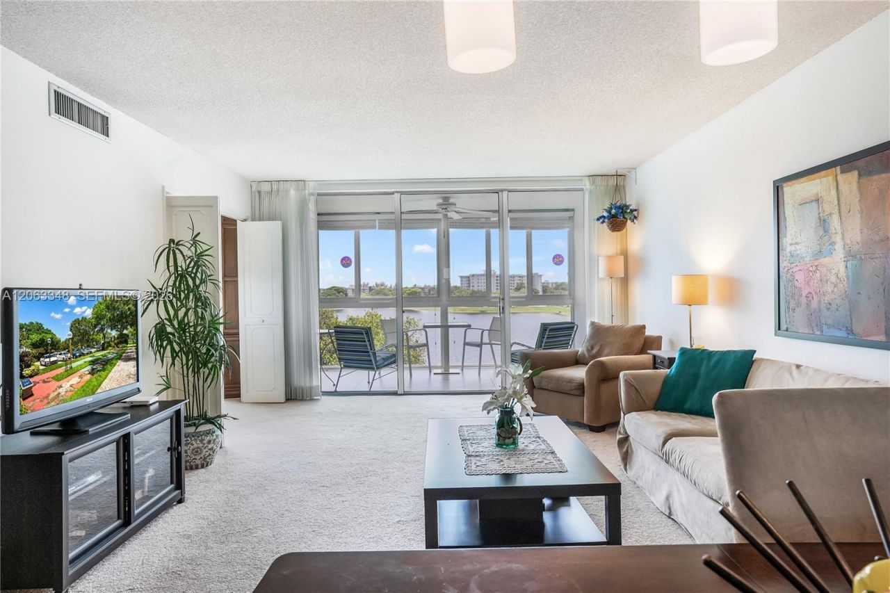 3091 N Course Dr, Unit 502, Pompano Beach, FL 33069 Photo