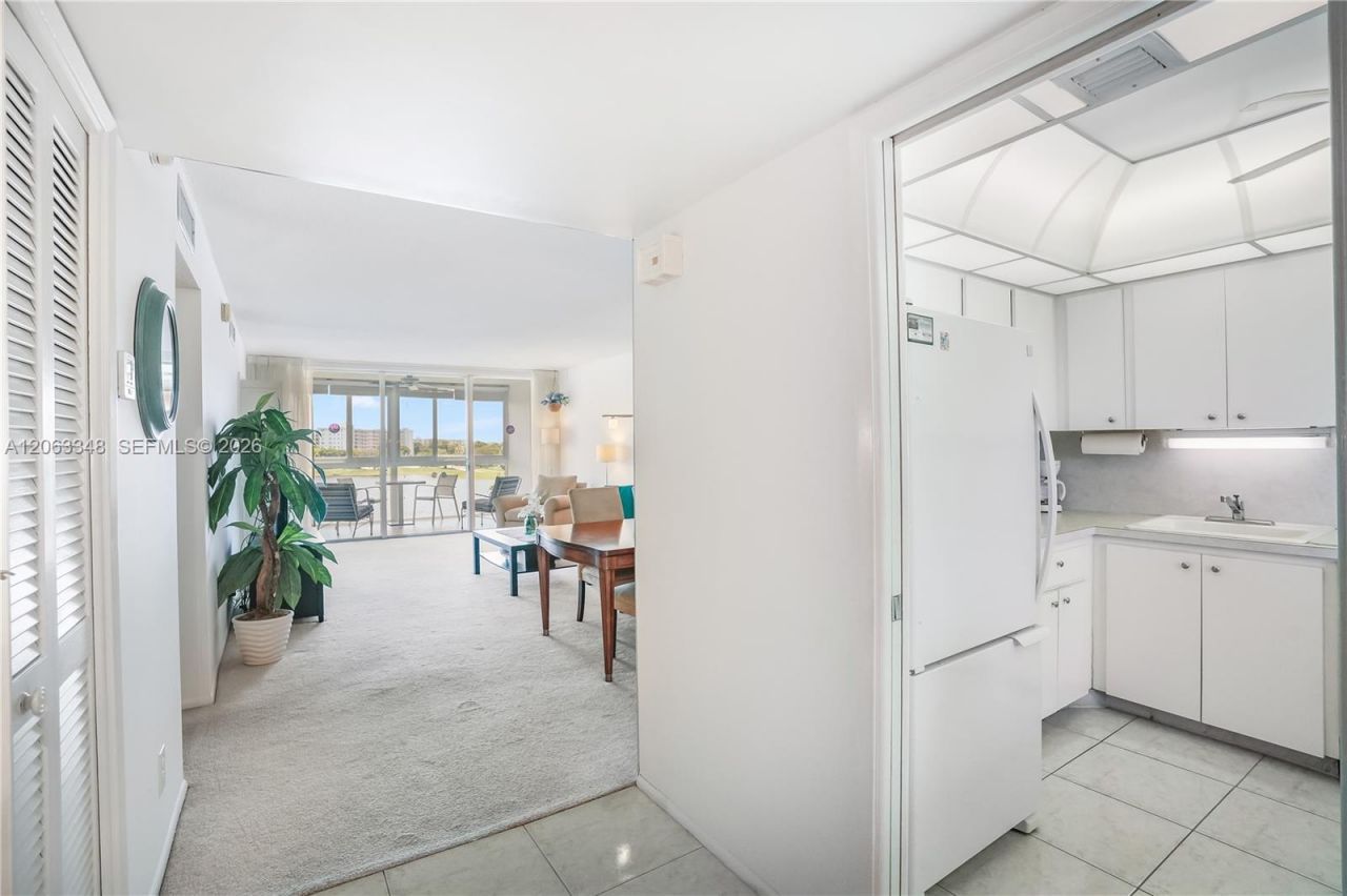 3091 N Course Dr, Unit 502, Pompano Beach, FL 33069 Photo
