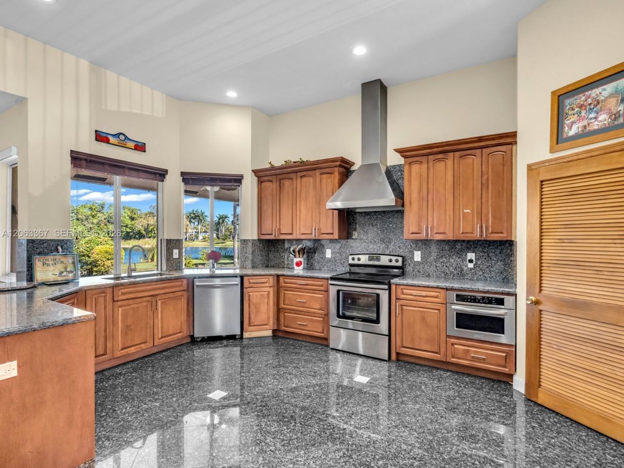2710 Walkers Way , Weston, FL 33331 Photo