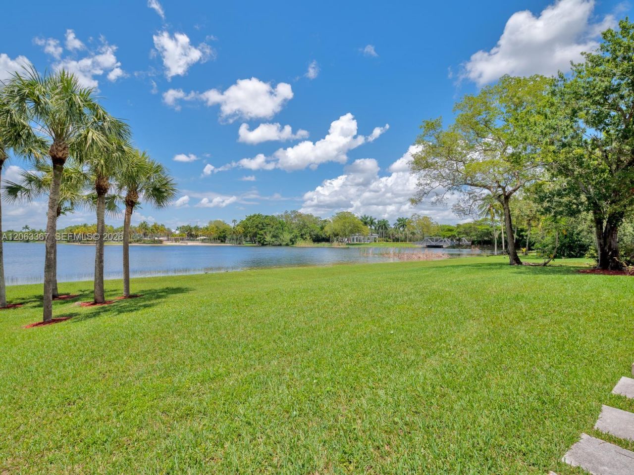 2710 Walkers Way , Weston, FL 33331 Photo