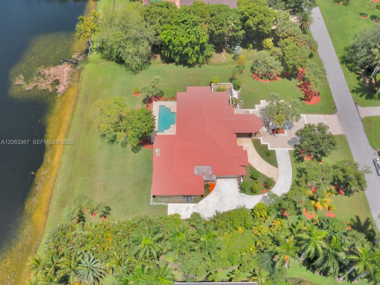 2710 Walkers Way , Weston, FL 33331 Photo