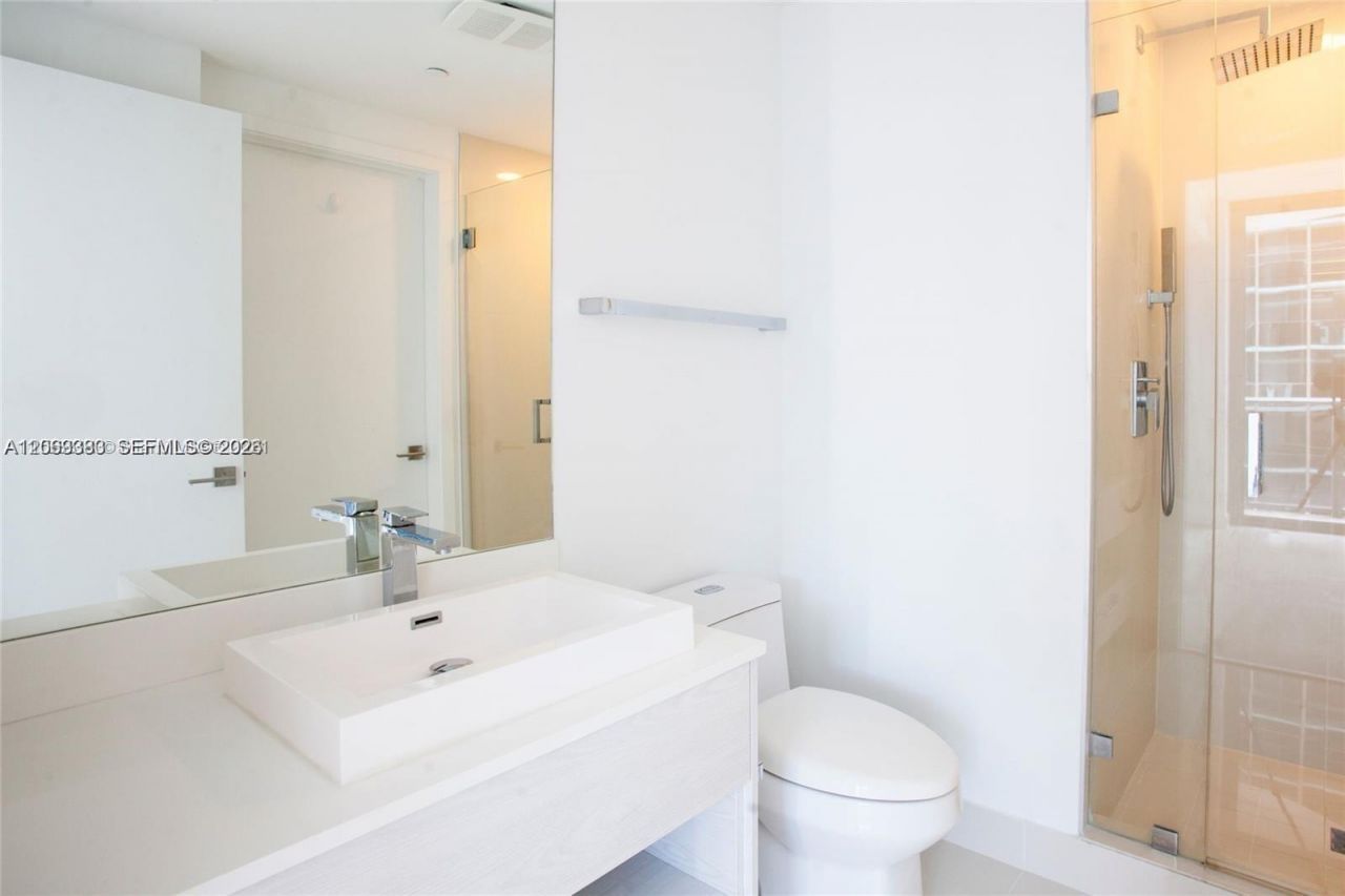 55 SW 9th St, Unit 1907, Miami, FL 33130 Photo