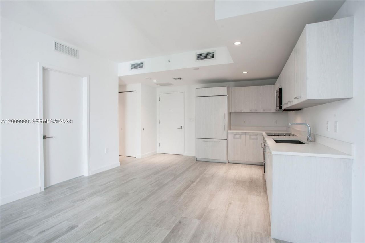 55 SW 9th St, Unit 1907, Miami, FL 33130 Photo