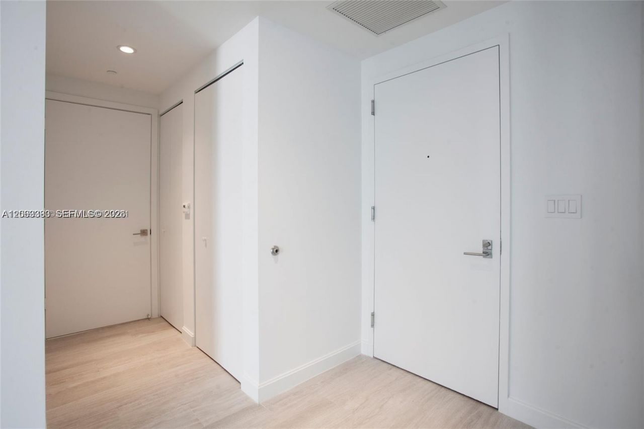 55 SW 9th St, Unit 1907, Miami, FL 33130 Photo