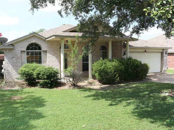 1811 W Pflugerville PKWY, Round Rock, TX 78664