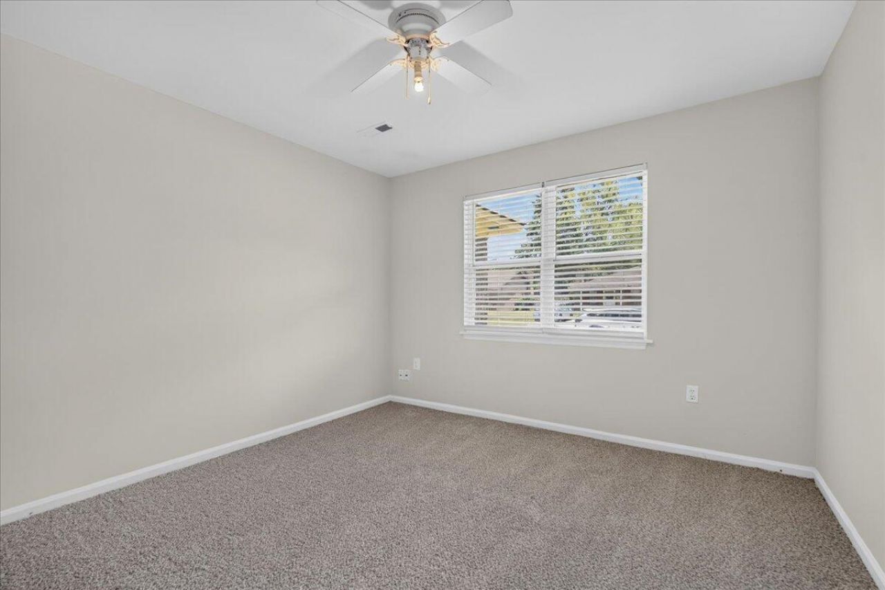 7725 Suzanne Drive Photo 14