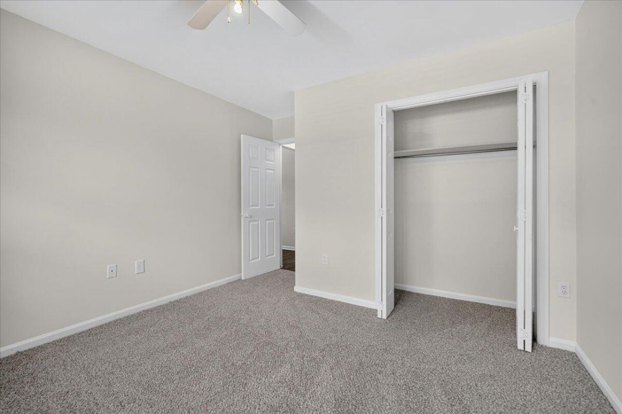 7725 Suzanne Drive Photo 15