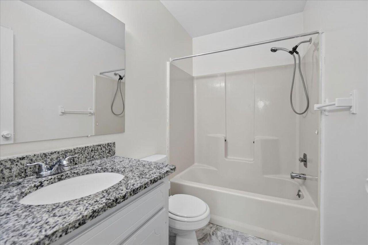 7725 Suzanne Drive Photo 16