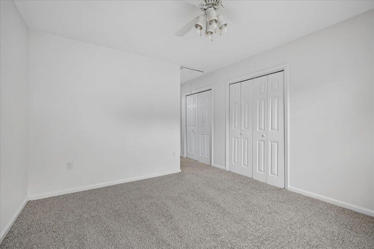 7725 Suzanne Drive Photo 18
