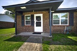 7725 Suzanne Drive photo 4