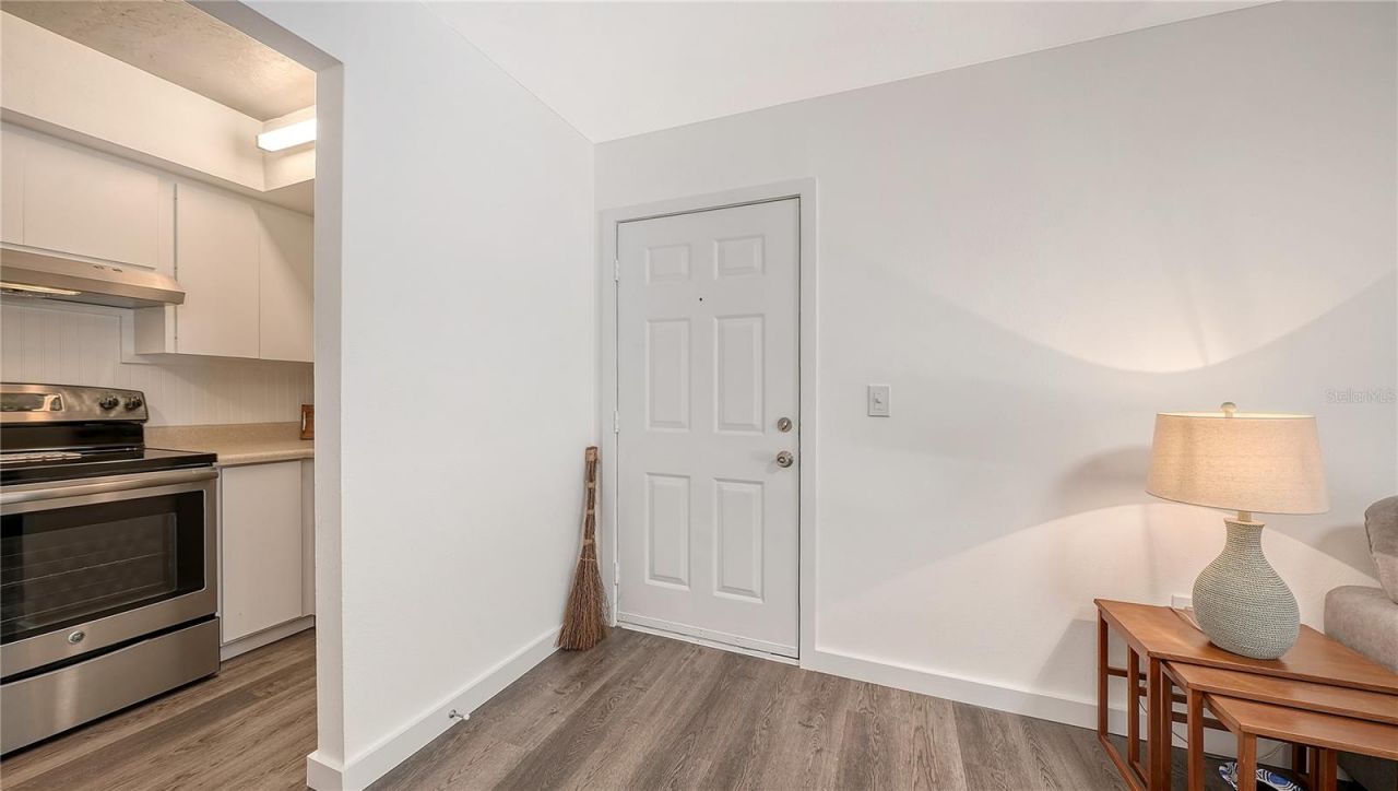 631 N Orange Avenue, Unit 108, Sarasota, FL 34236 Photo