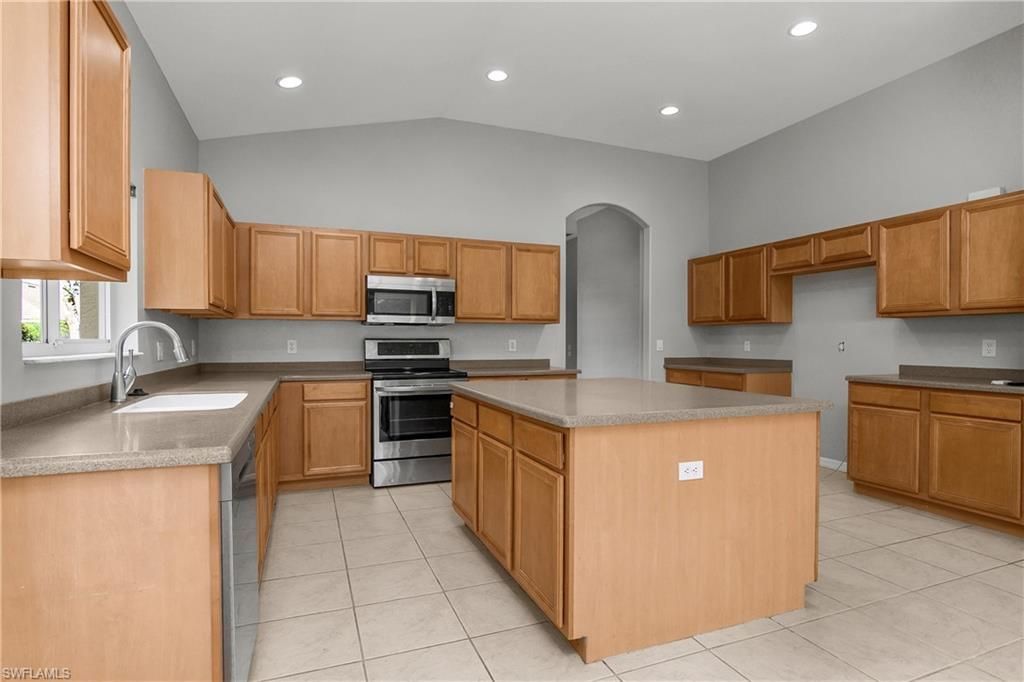 2022 Fairmont Ln , Naples, FL 34120 Photo