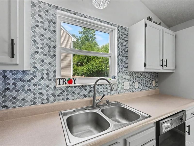 875 Gearhardt Lane, Troy, OH 45373 Photo 9