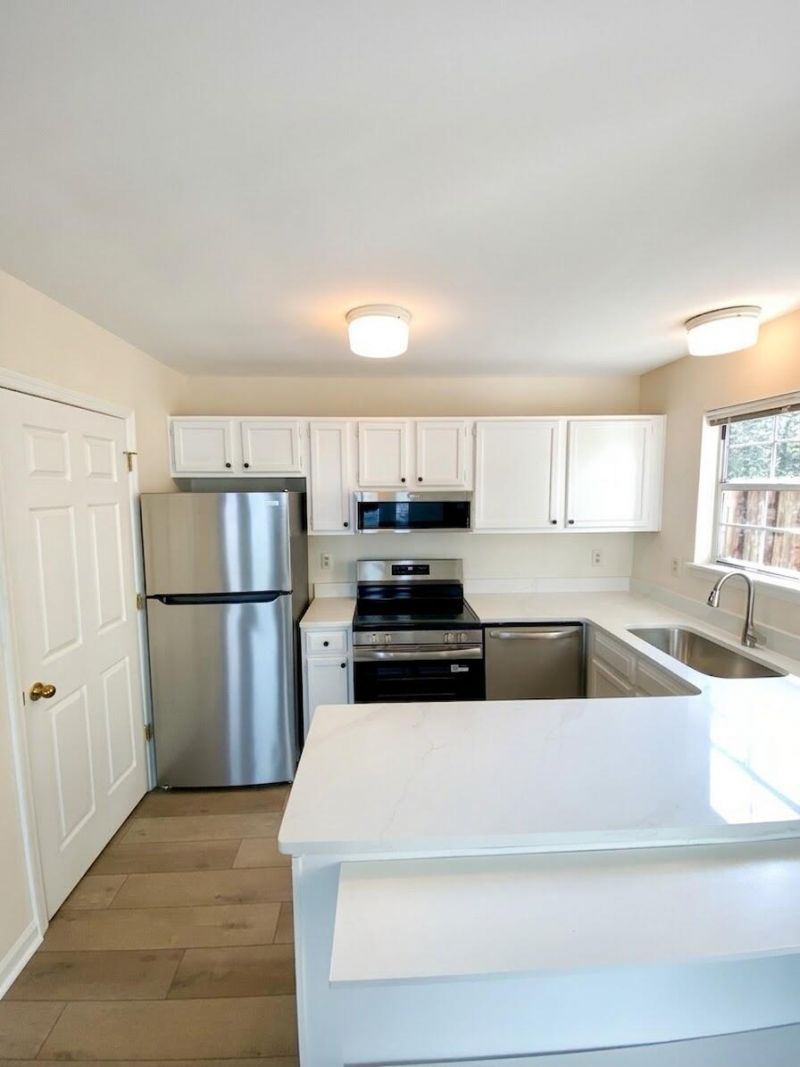 1011 Reserve Way Photo 15