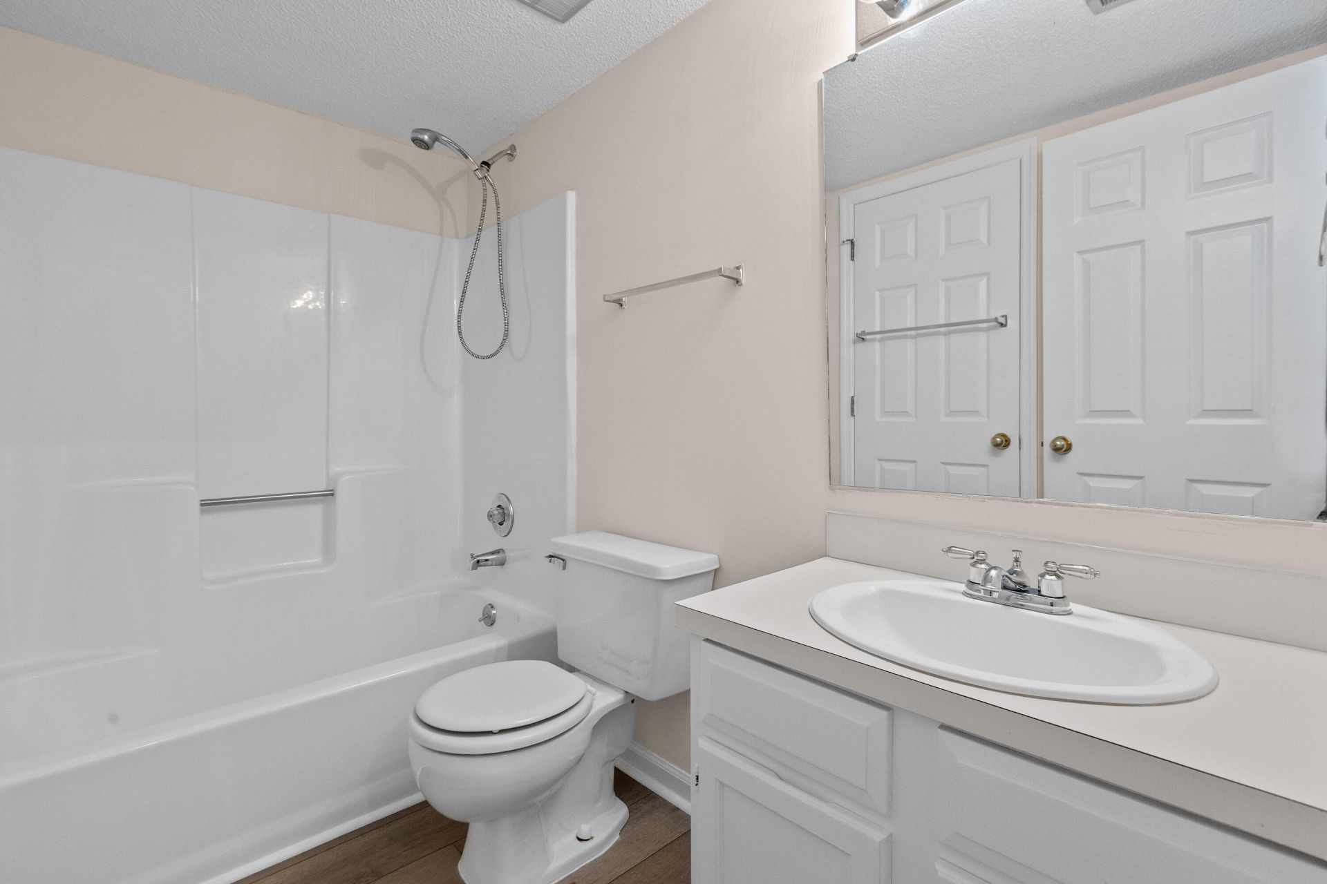1011 Reserve Way Photo 18