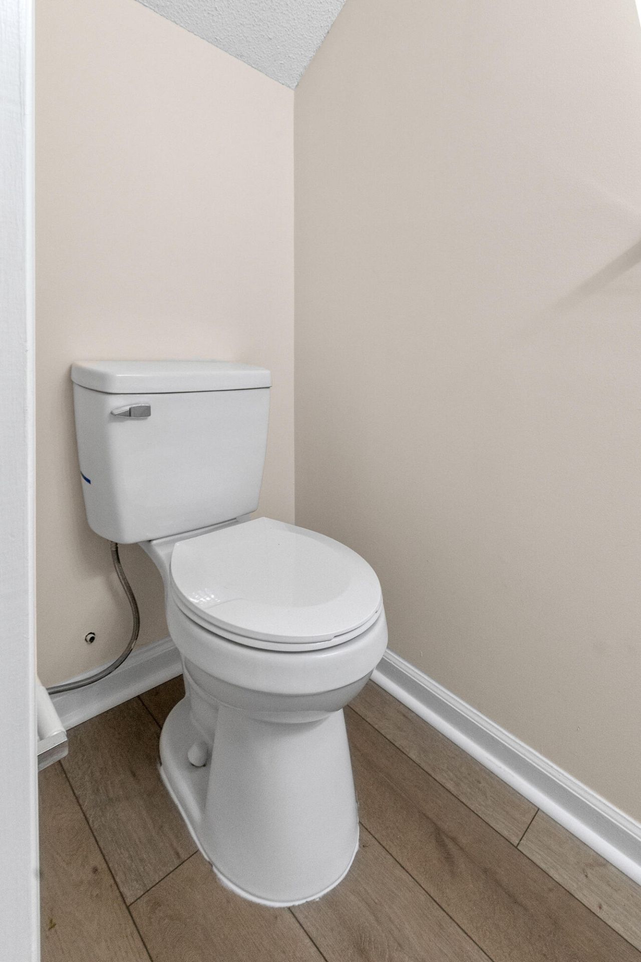 1011 Reserve Way Photo 22
