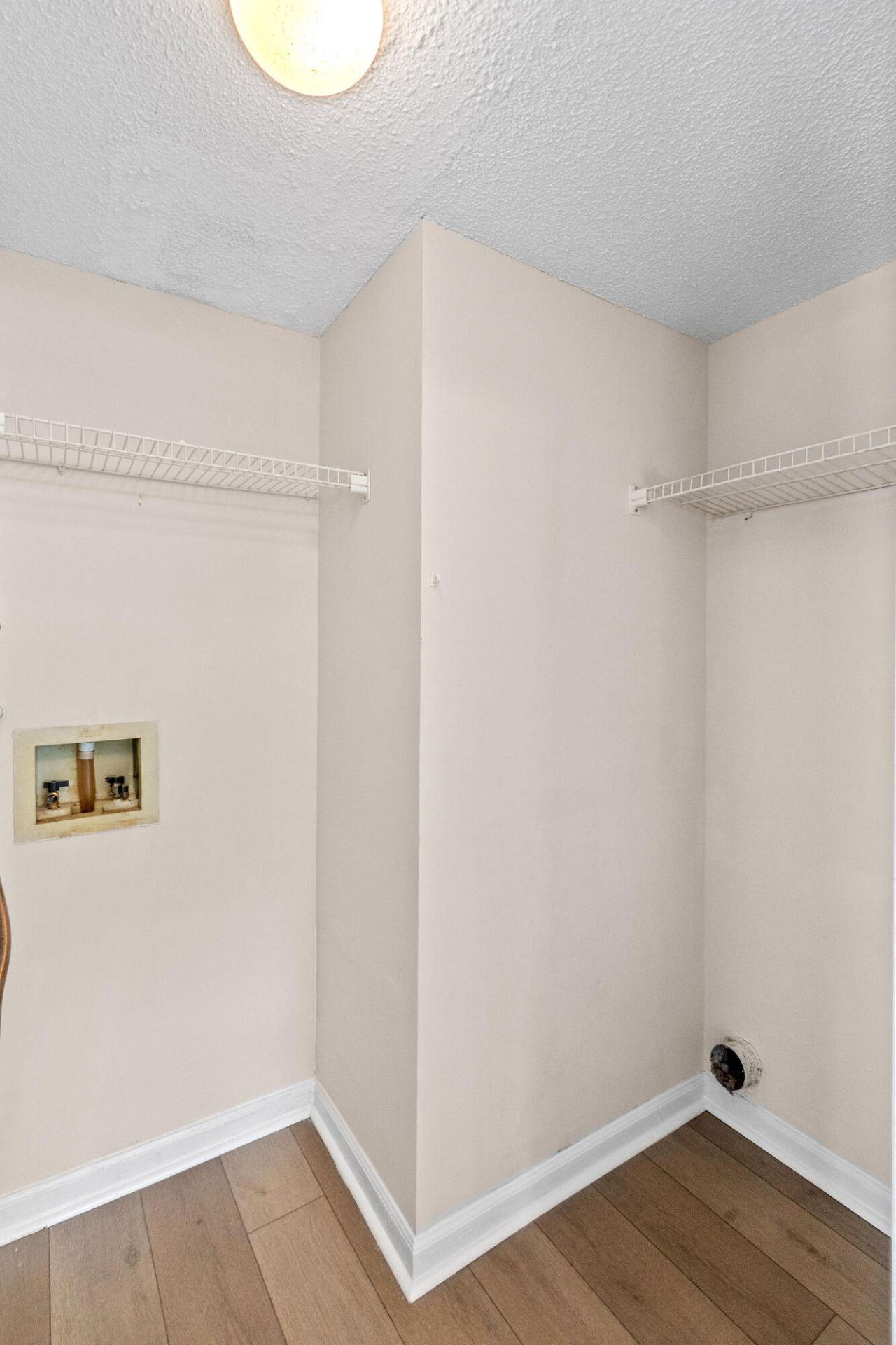 1011 Reserve Way Photo 24