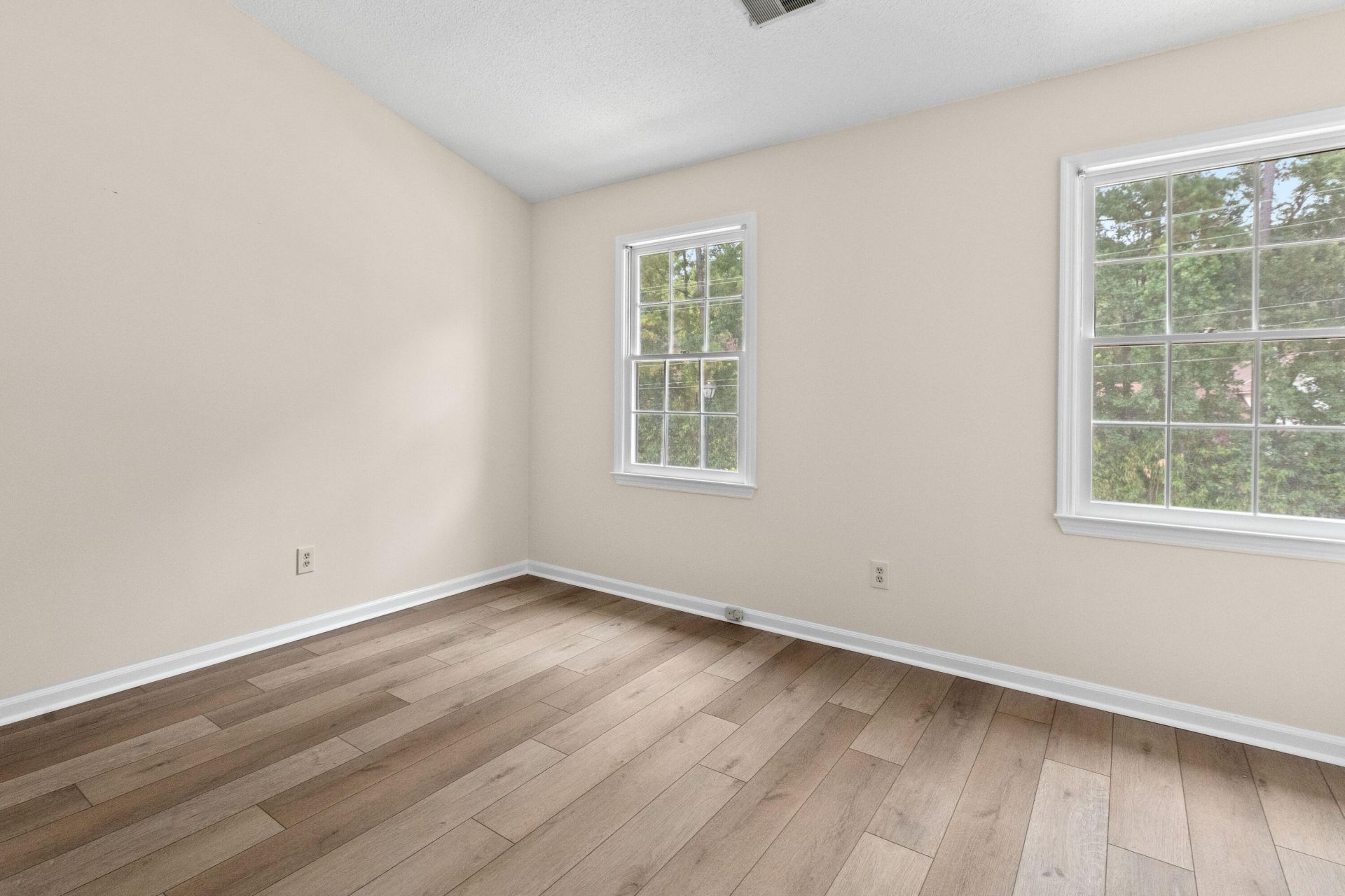 1011 Reserve Way Photo 27