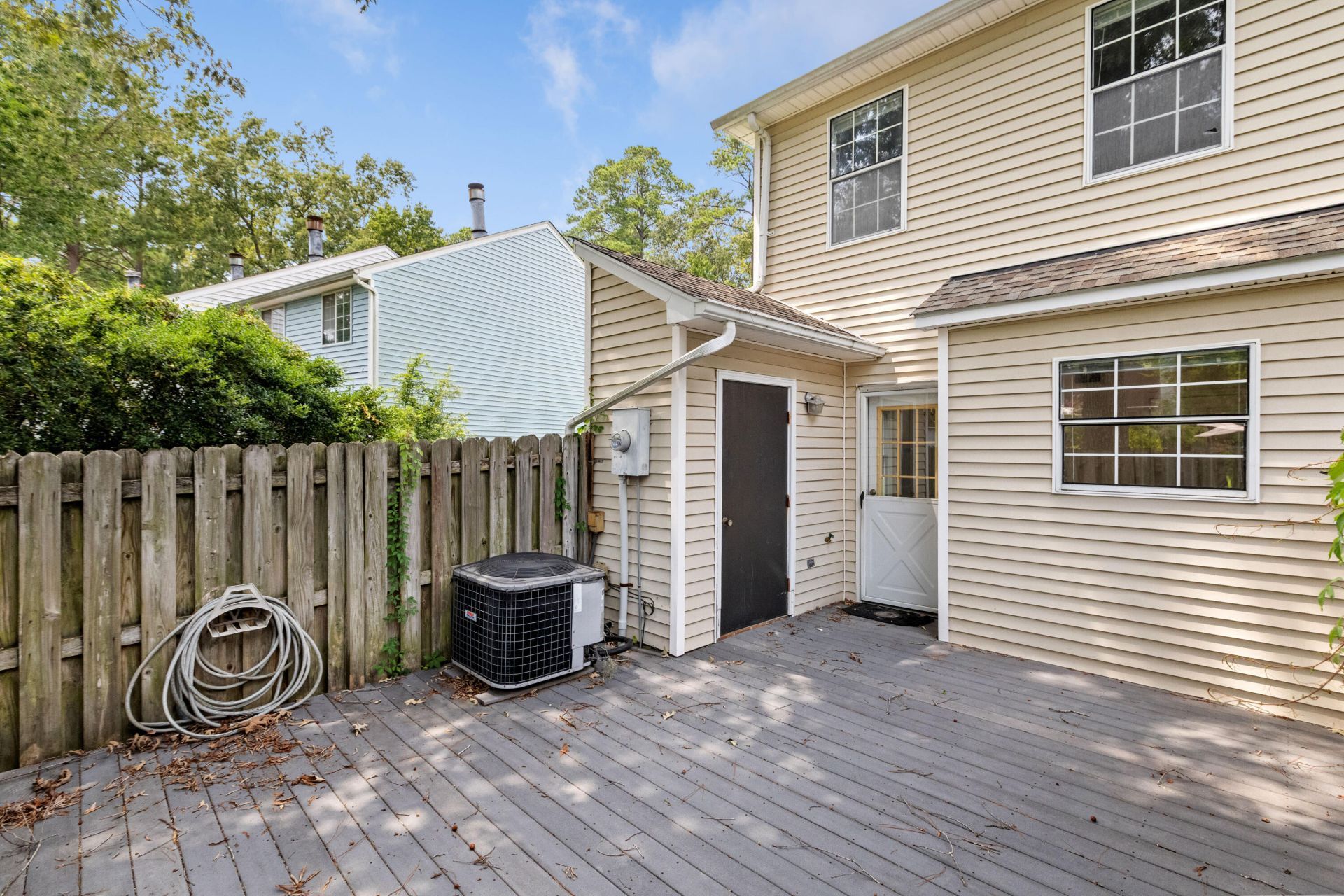 1011 Reserve Way Photo 39
