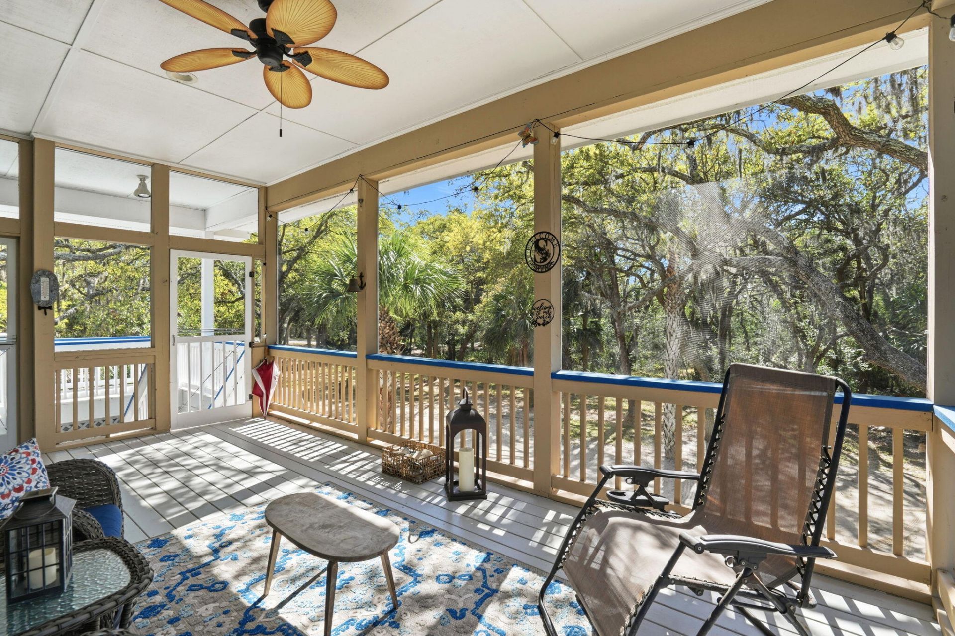 831 Hammocks Way Photo 17