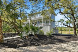 831 Hammocks Way photo 4