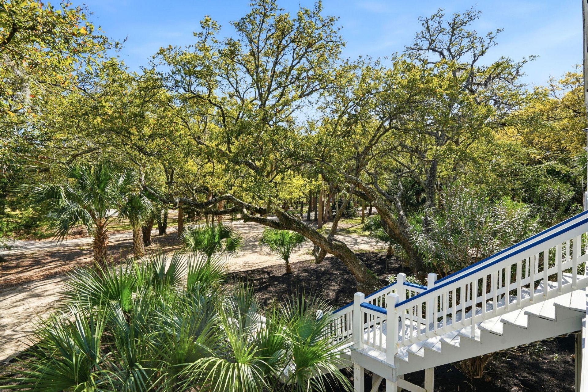 831 Hammocks Way Photo 43