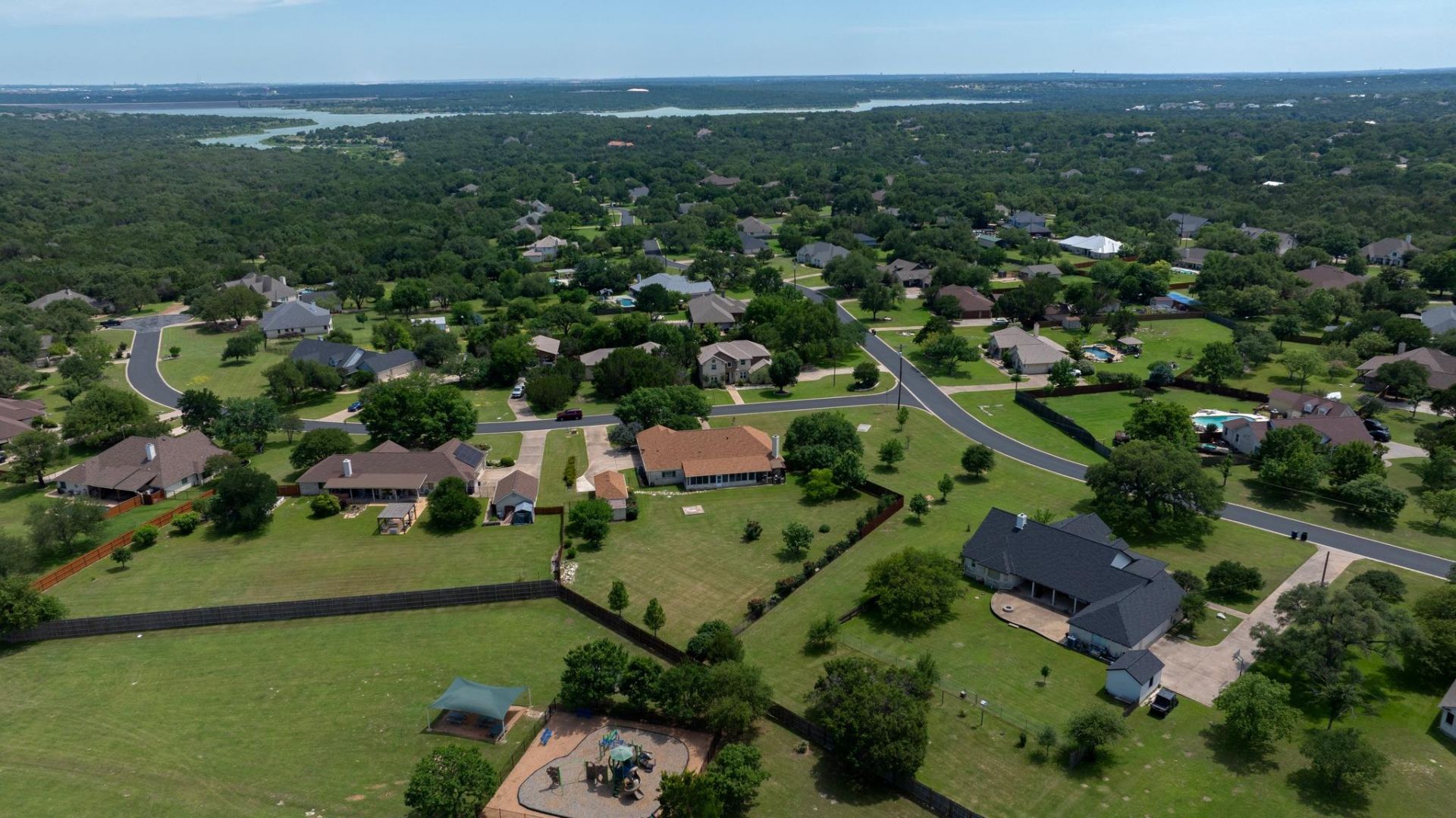 101 Lakeview Ln, Georgetown, TX 78633 Main Photo