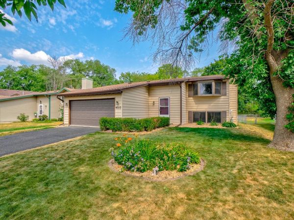 9707 Heath Avenue S, Cottage Grove, MN 55016