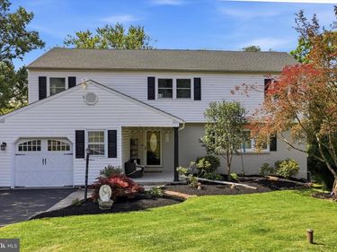 616 MEADOWLARK ROAD, AUDUBON, PA 19403