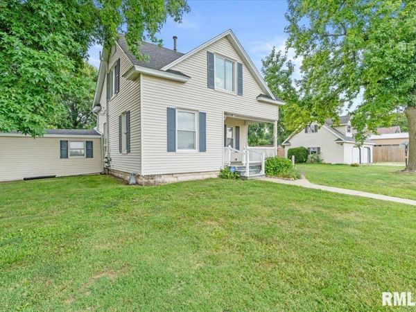 822 W SOUTH Street, Girard, IL 62704