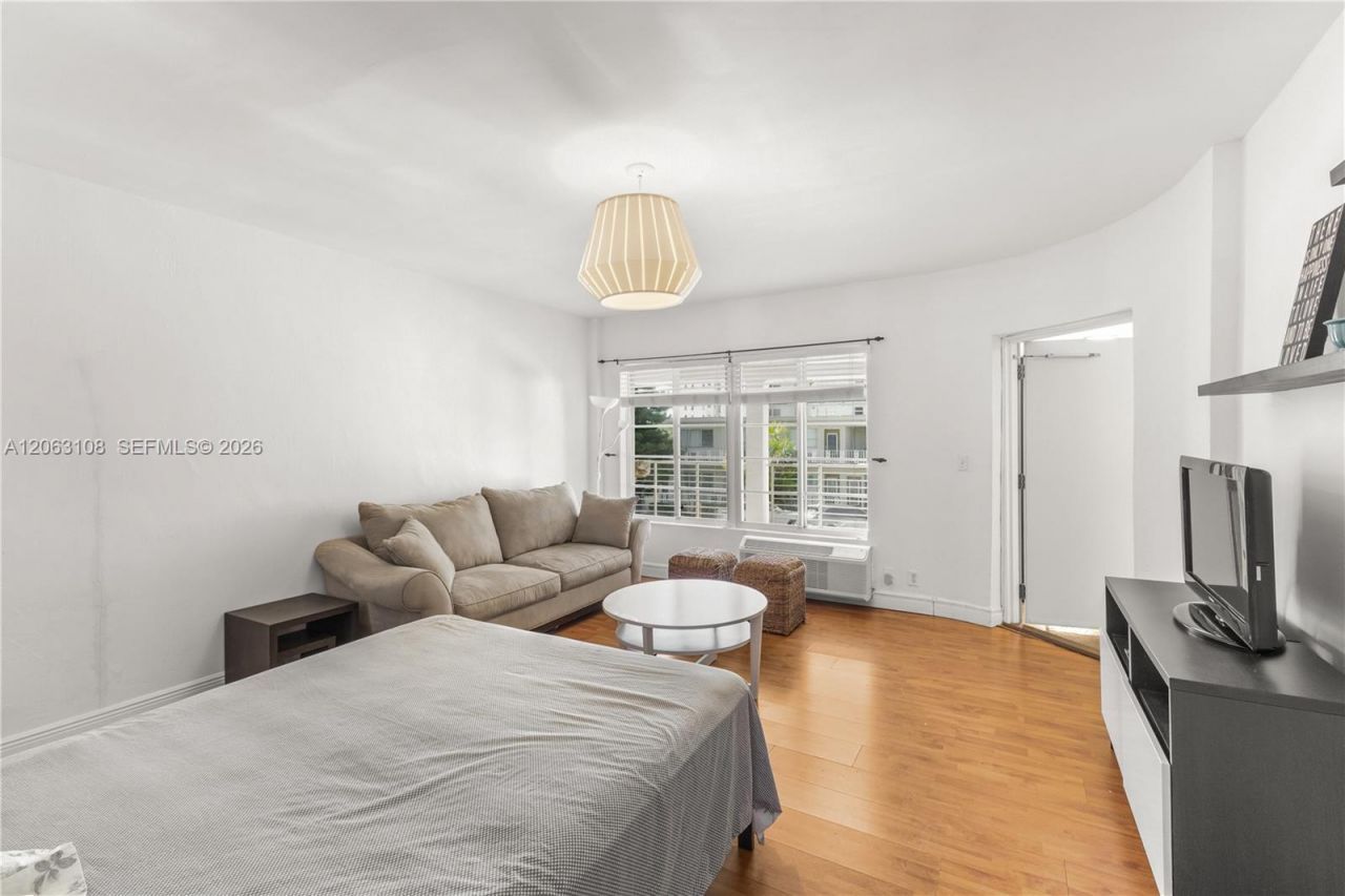 1241 14th St, Unit 9, Miami Beach, FL 33139 Photo