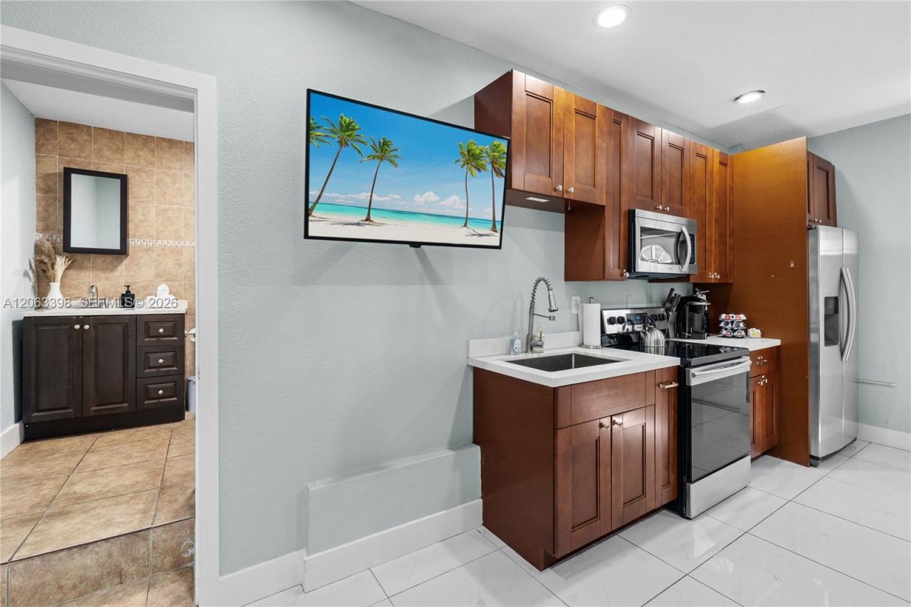 3134 Carter St , Unit 2, Miami, FL 33133 Photo