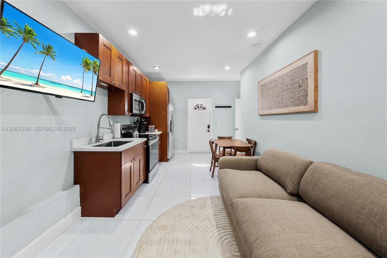 3134 Carter St , Unit 2, Miami, FL 33133 Photo
