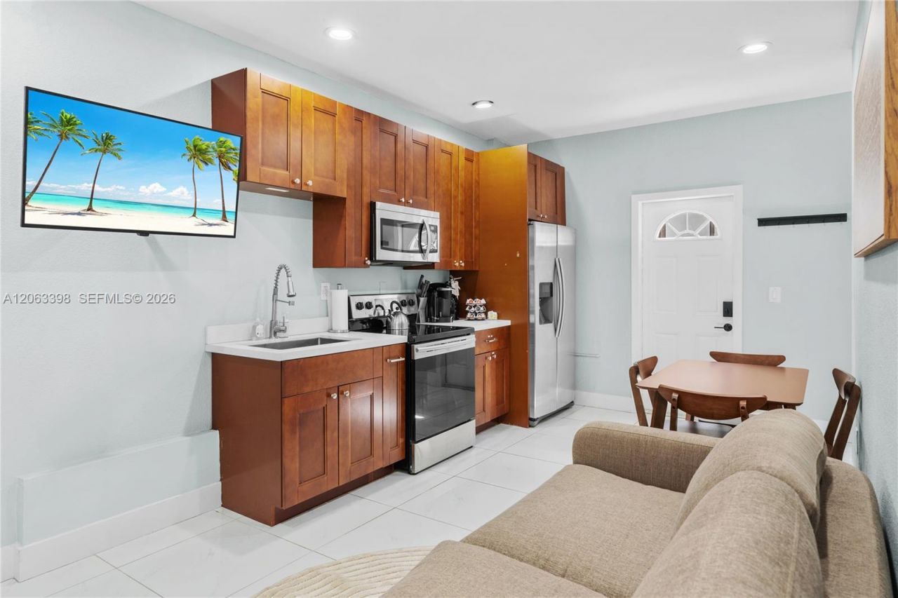 3134 Carter St , Unit 2, Miami, FL 33133 Photo