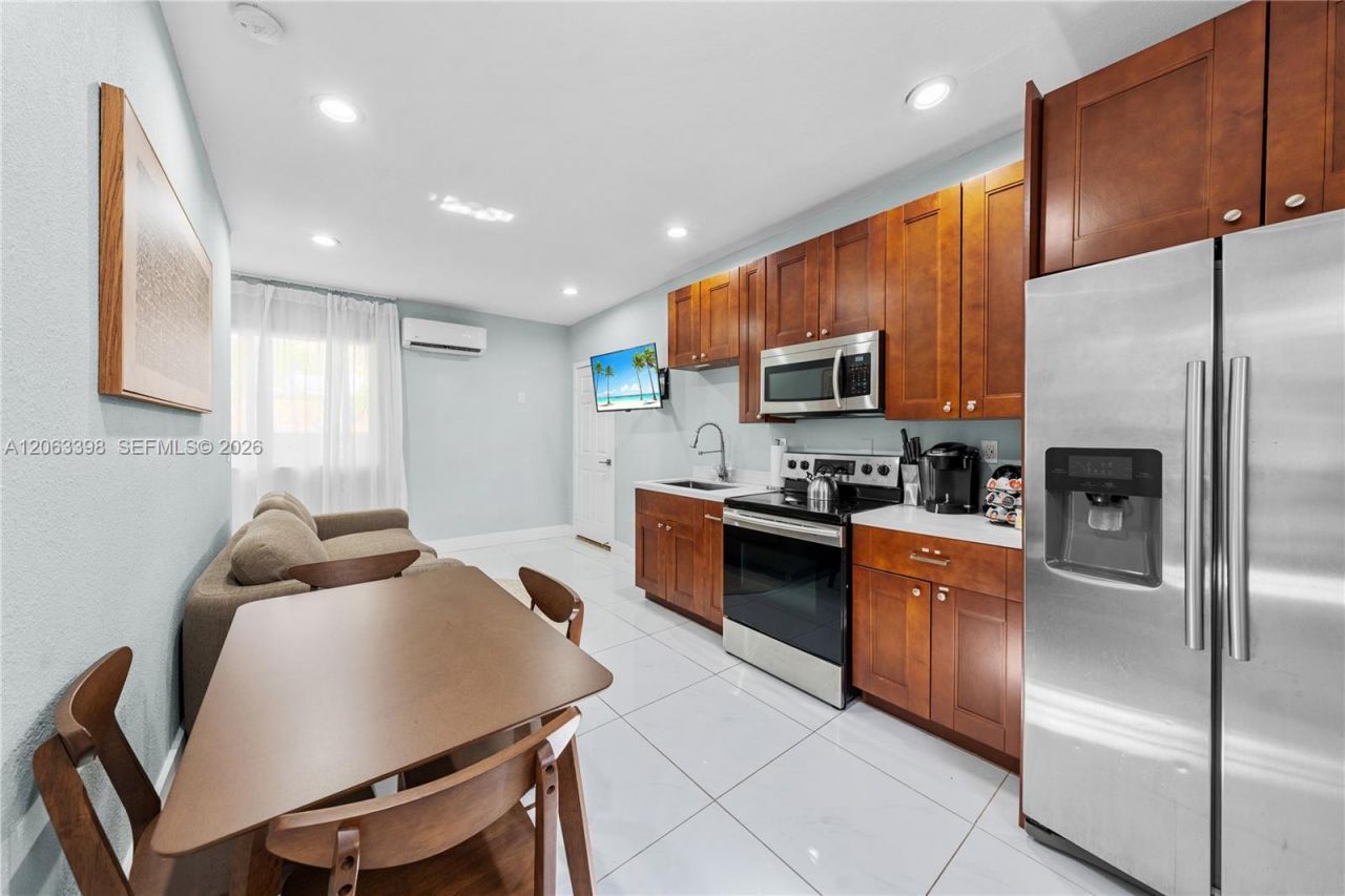 3134 Carter St , Unit 2, Miami, FL 33133 Photo