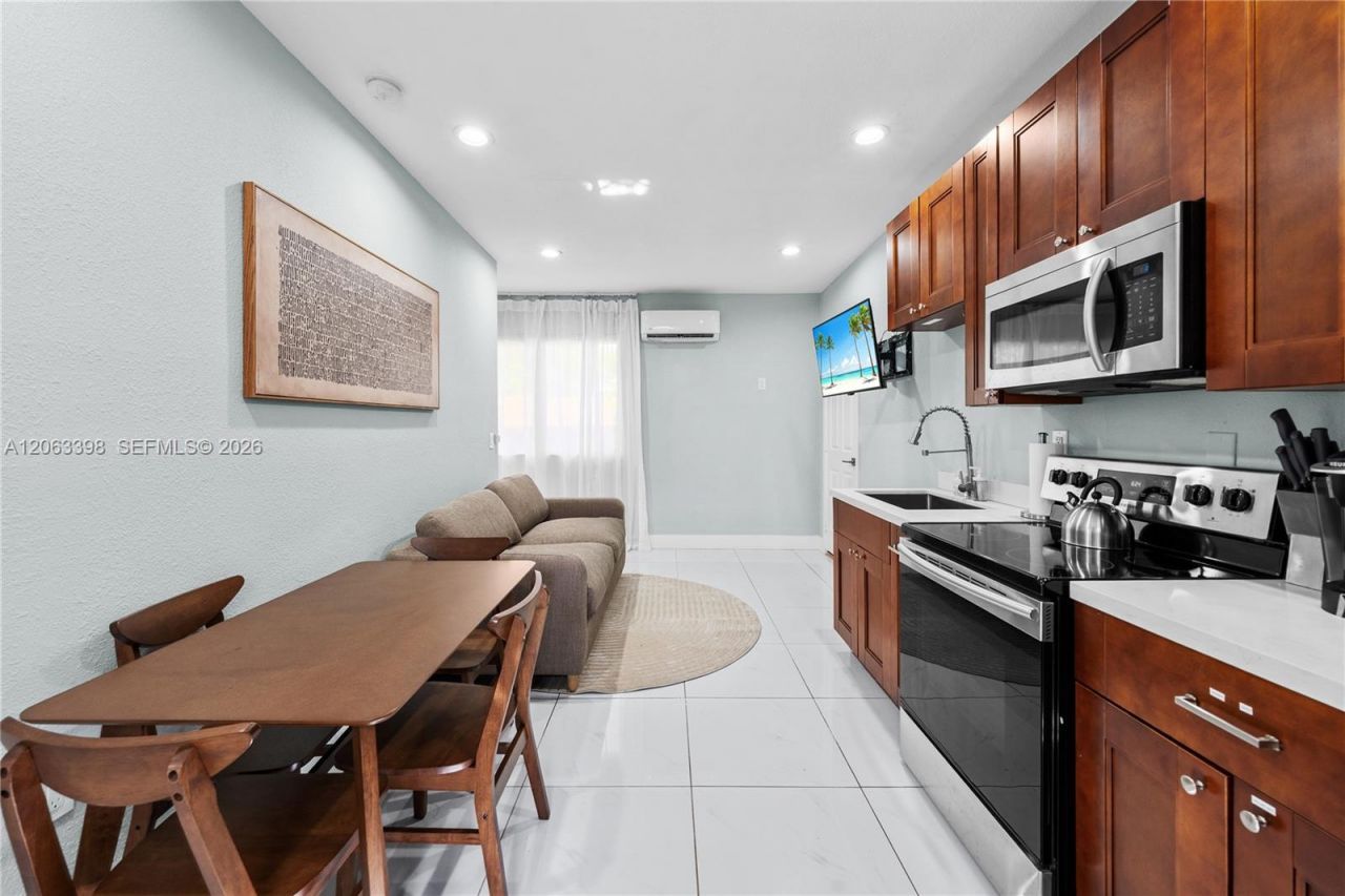 3134 Carter St , Unit 2, Miami, FL 33133 Photo